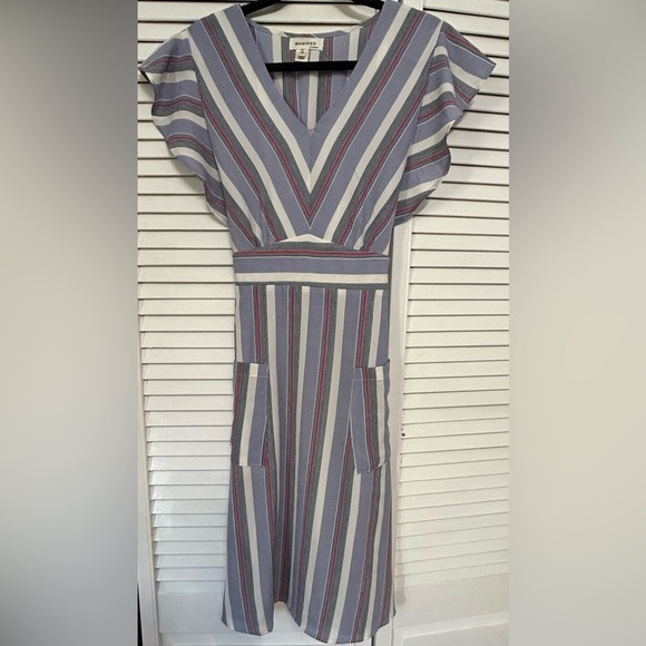 Dress - Picture 1 of 3